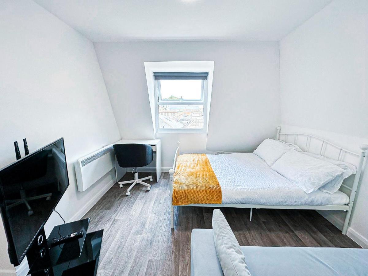 ميدستون Lovely Studio Apartment المظهر الخارجي الصورة